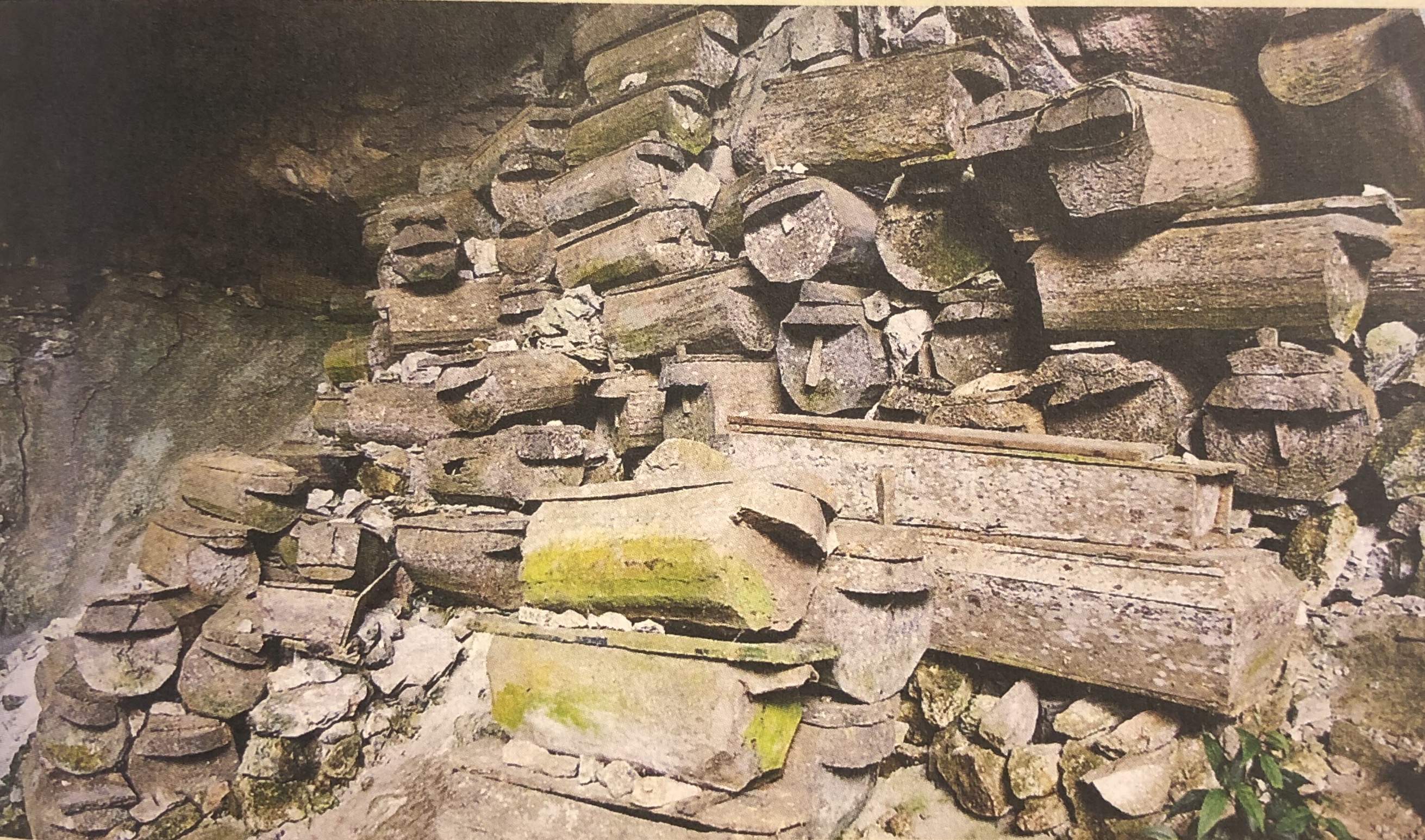 A stone wall
Description automatically generated